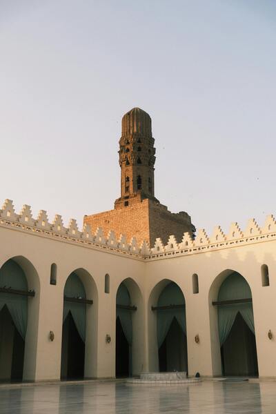 Cheikh Raslan est un savant connu au Caire